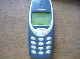 masz ten stary telefon komórkowy? może być wart fortunę. ceny zwalają