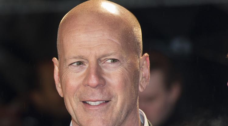 Bruce Willis énekel Fotó: Getty Images