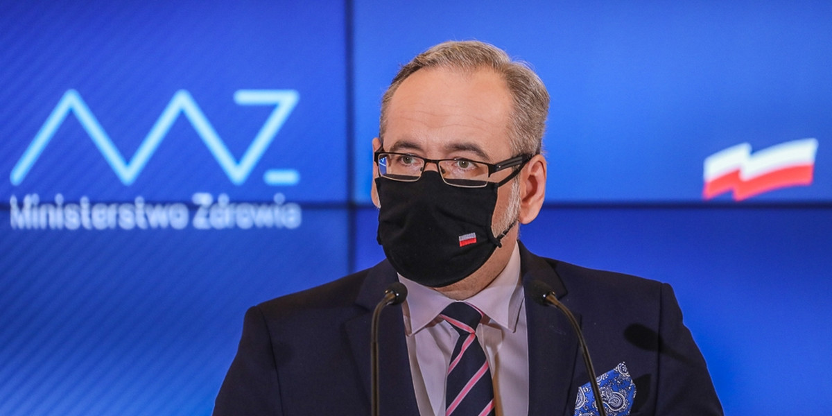 Minister zdrowia Adam Niedzielski ogłosił nowe obostrzenia! Zakaz przemieszczania się w sylwestra! Kwarantanna narodowa od 28 grudnia. 