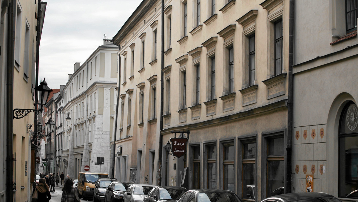 W Narodowym Starym Teatrze w Krakowie zawieszone zostały próby nad "Nie-Boską Komedią" w reżyserii Olivera Frljicia. Decyzja ta jest tłumaczona koniecznością zapewnienia bezpieczeństwa i komfortu pracy w teatrze.