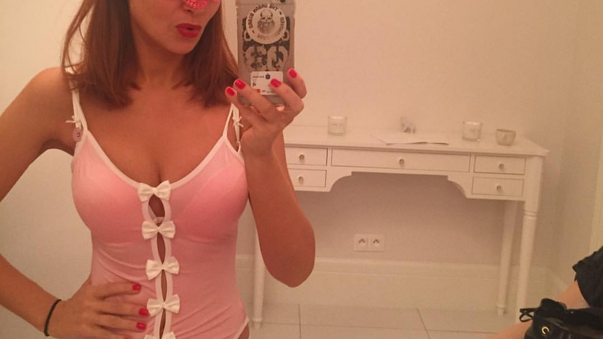 Ada Fijał lubi prowokować. Aktorka, która cieszy się sporą popularnością w sieci, podzieliła się niedawno zdjęciem, na którym pozuje w kusym stroju. Czy seksowna fotografia zapewni jej sesję w "Playboyu"?