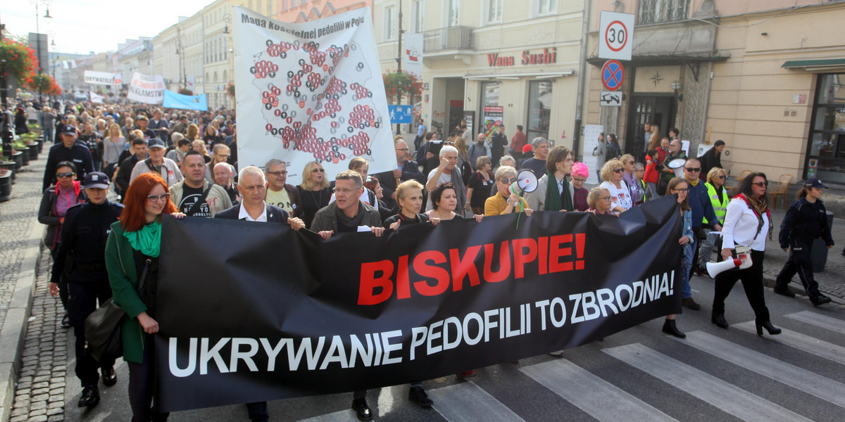 Marsz przeciwko pedofilii w Warszawie i Poznaniu.
