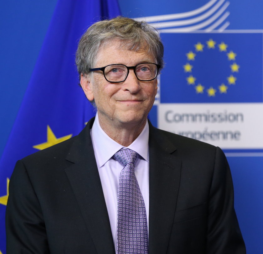 Bill Gates zajmuje 4. miejsce wśród najbogatszych mieszkańców Ziemi z majątkiem wartym około 122 miliardów dolarów.