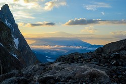 Na Elbrusie zaginęło trzech polskich turystów. Poszukiwania przerwano