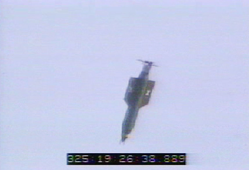 Kadr z ujawnionego przez USAF filmu ukazującego drugą próbę bomby MOAB na poligonie bazy Eglin AFB 21 listopada 2003