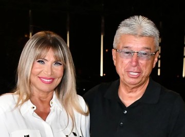 OSTALA JE U VILI NA BEŽANIJI, A AUTOMOBILE JE PRODALA! Od Suzane Jovanović su mnogi prijatelji okrenuli leđa nakon smrti Saše Popovića, a na 40-dnevni pomen ih je došla samo nekolicina
