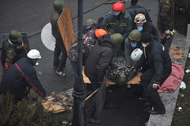 Coraz więcej ofiar na Ukrainie. "Snajperzy strzelają w głowy, w klatki piersiowe"