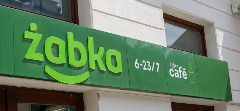 Do której otwarta jest Żabka w Trzech Króli? Godziny otwarcia