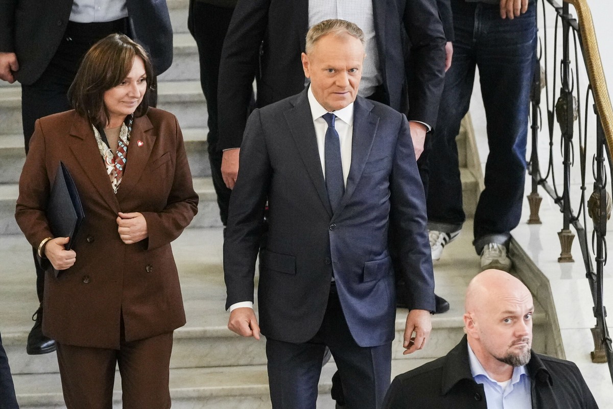 Sześć partii w Sejmie i nadzieja dla KO. Nowy sondaż