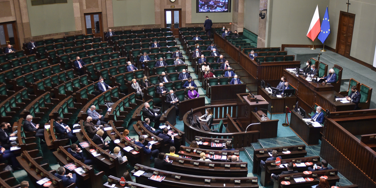 Gorąco w Sejmie. PiS przegrało dwa głosowania