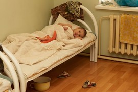 "Ubila sam sina velikom dozom MORFIJUMA, jer nisam mogla da ga gledam kako pati, a sada i ja bolujem od RAKA": Žena u radio emisiji priznala da je pre 40 godina PRESUDILA svom detetu, pa ubrzo preminula