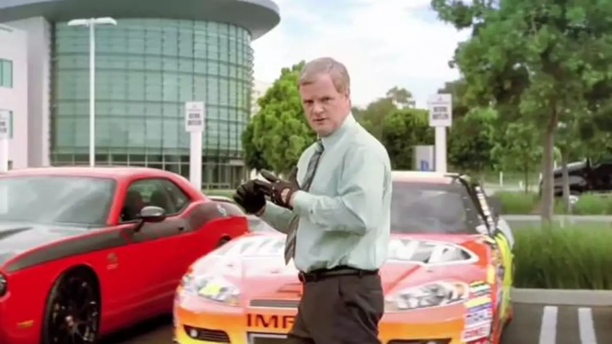 Kevin Butler kradnie samochód na reklamie Gran Turismo 5