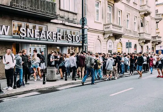 Szturm na sklep w dzień premiery butów. Ich wartość na aukcjach to nawet 3000 zł