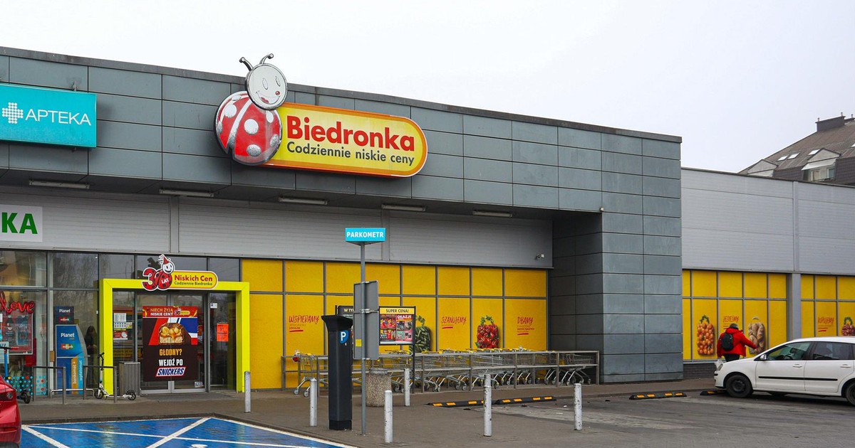 Tak mają działać Biedronki. Wystawili też specjalny towar. Dwa gratis