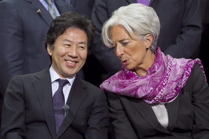 Japoński minister finansów Jun Azumi i szefowa MFW Christine Lagarde.