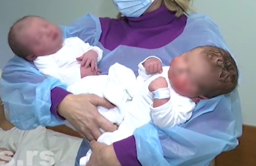 Prve bebe rođene u Višegradskoj: Došle na svet u prvoj sekundi 2024. godine