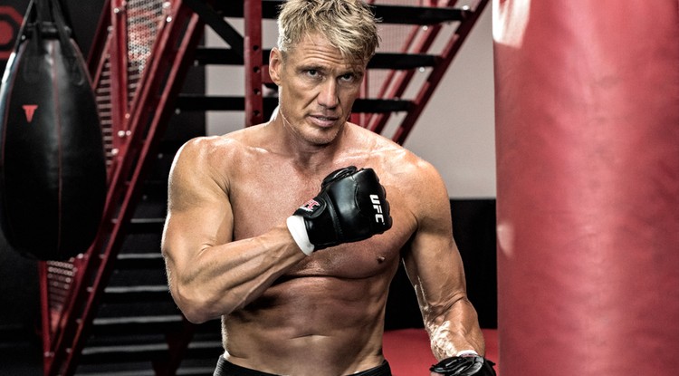 Dolph Lundgren keményen edz!