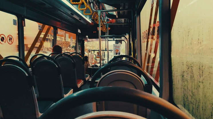 Busszal ütközött egy autó / Illusztráció: Pixabay