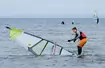 Sporty w terenie kitesurfing i windsurfing: czyli, z deską na falach