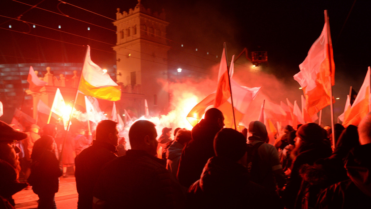 Dojrzały patriotyzm nie ma nic wspólnego z nacjonalizmem i zamykaniem się na inne kultury i tradycje. Z drugiej jednak strony nie ma nic wspólnego z coraz bardziej dziś modnym internacjonalizmem, zamazującym różnice między poszczególnymi narodami – piszą polscy biskupi w liście pasterskim do Polonii i Polaków za granicą.