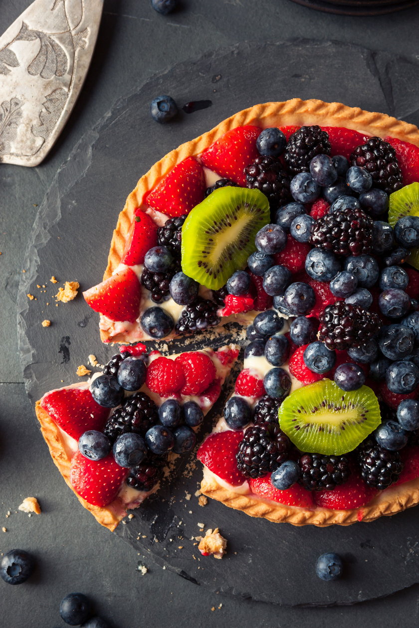 Tarta z owocami? To jeden z najlepszych letnich deserów