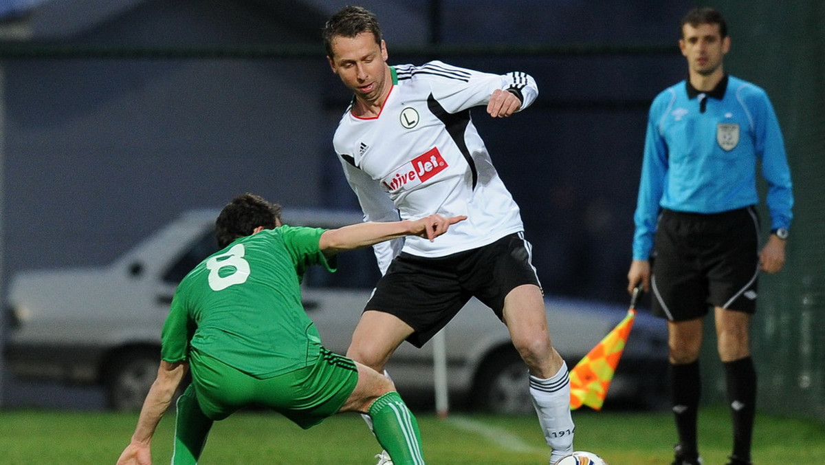 Legia Warszawa poradziła sobie z egzotycznym rywalem, pokonała w sparingu Turkmenistan 4:1. Tymczasem przyroda przeszkodziła Jagiellonii Białystok w meczu z Karpatami Lwów.