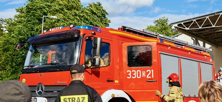 Wielki pożar w Warszawie. Zapaliła się hala