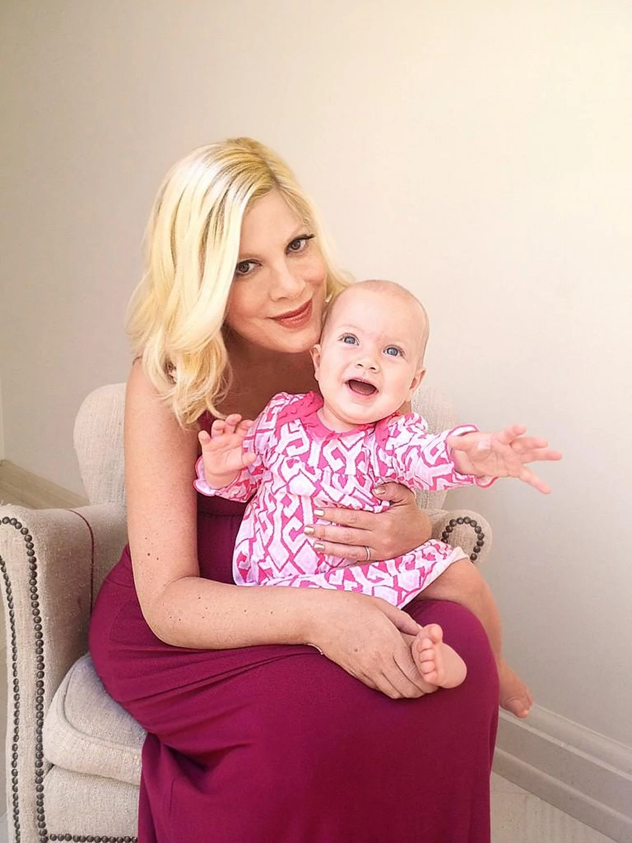 29091_tori-spelling-twitter