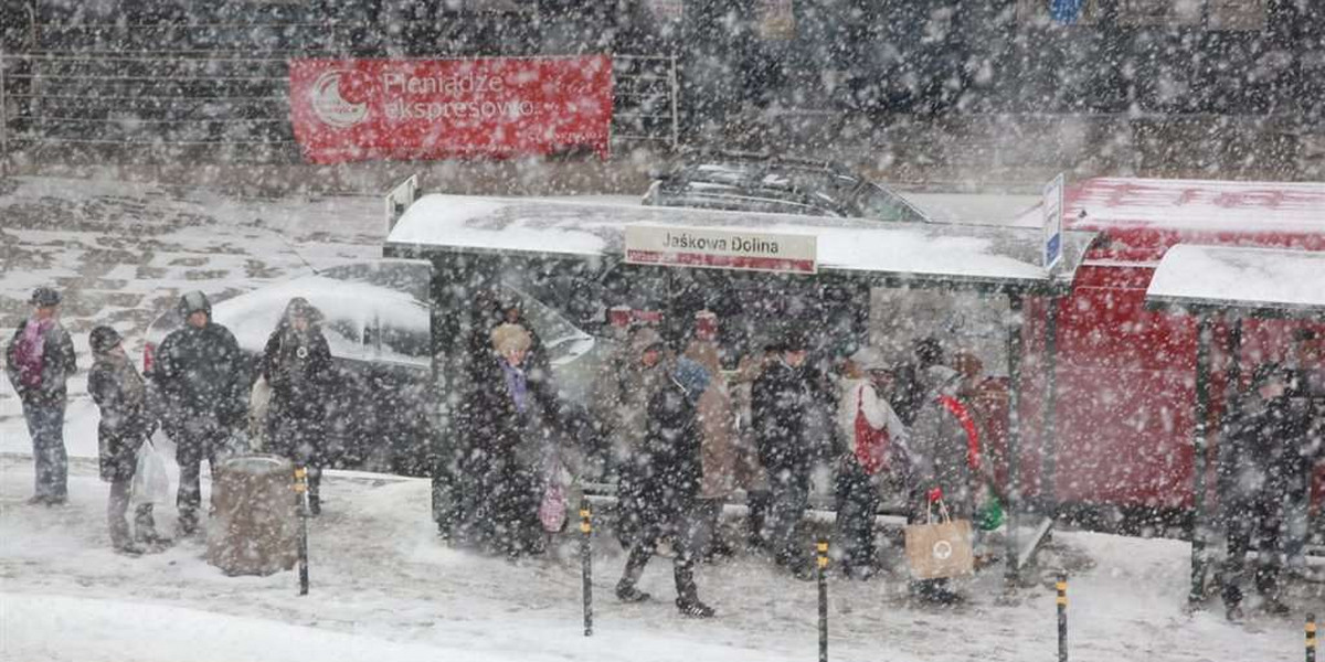 Śnieżyce i korki! Święta też spędzimy w autach?!