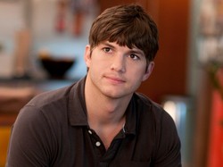 Ashton Kutcher pokazuje wszystko