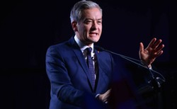 Przemoc domowa w rodzinie Roberta Biedronia. Jest OŚWIADCZENIE lidera Wiosny i jego matki