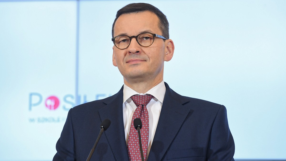 Atak na Magdalenę Ogórek przed siedzibą TVP. Morawiecki komentuje