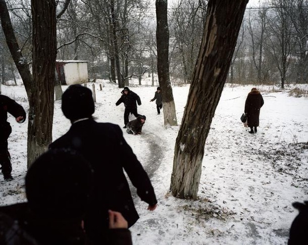 Newsreportaż_2009_2_miejsce_Życie_Codzienne_autor_Michał_Łuczak_Biały_dom_010