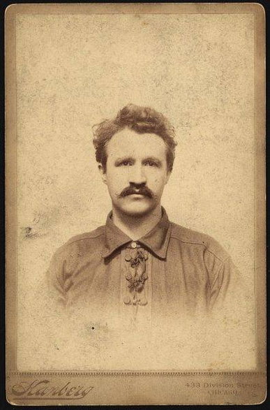 August Spies – jeden z oskarżonych, który został publicznie powieszony