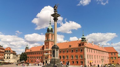 Pałac Saski nie będzie pierwszy. Te budynki w Warszawie odbudowano po wojnie [ZDJĘCIA]