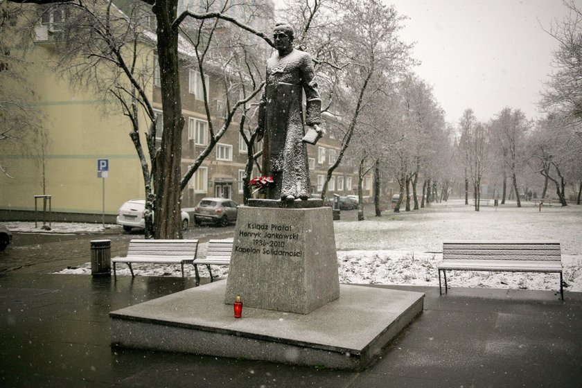 Sesja Rady Miasta Gdańska. Zapadła decyzja ws. ks. Jankowskiego