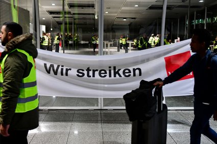 Strajki na lotniskach w Niemczech. Utrudnienia także dla pasażerów z Polski