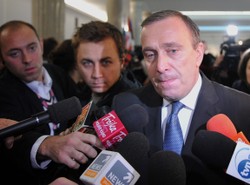 Schetyna o pomyleniu zwłok: Problem leży w Moskwie