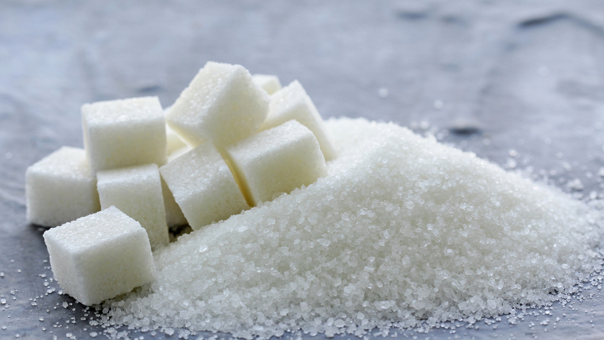 Podatek od cukru. Dzieci w Polsce jedzą 19 łyżeczek cukru dziennie