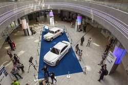 Nowe polskie auto New Warsaw. Zobaczcie następcę kultowego wozu epoki PRL „Warszawa 223”.