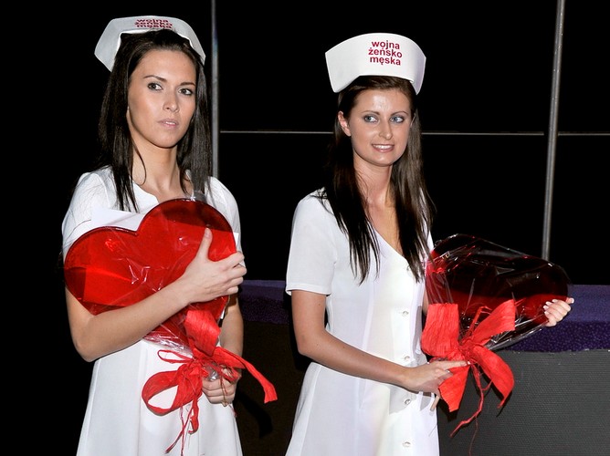 Urocze sanitariuszki na 'Wojnie żeńsko - męskiej'