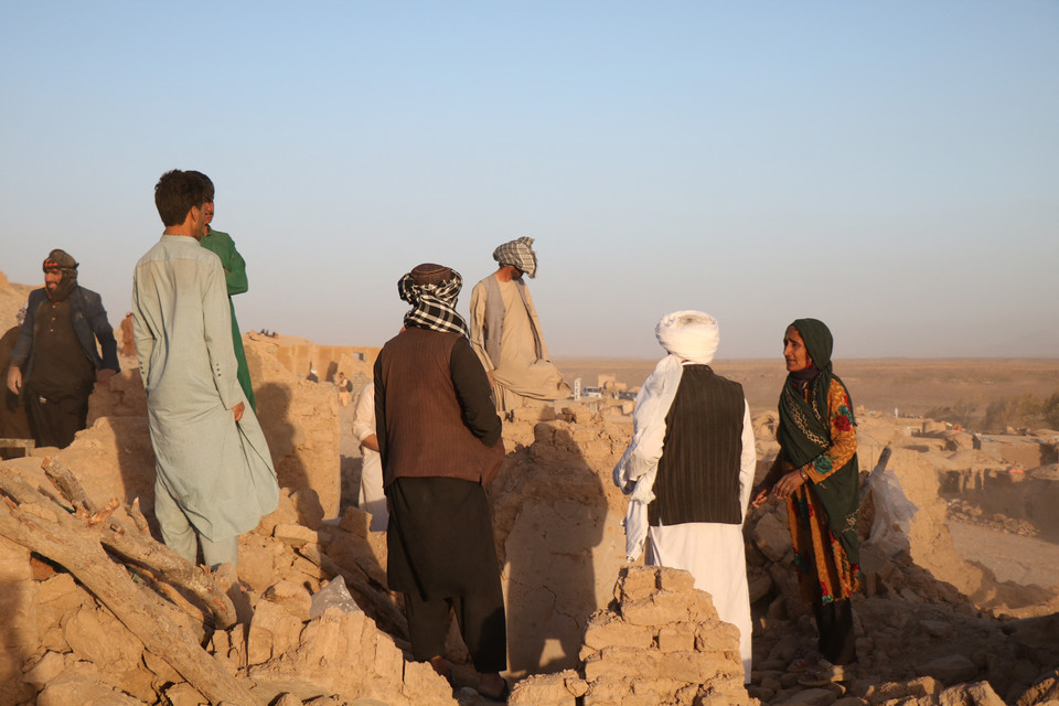 Bardzo silne trzęsienie ziemi nawiedziło Afganistan. Są duże zniszczenia, a ludzie stracili swój dobytek