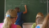 Kontrowersyjny dodatek dla nauczycieli. "MEN powinno go zlikwidować"