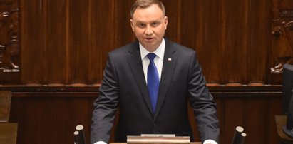 Sondaż: Prezydent powinien dostać podwyżkę, ale posłowie już nie