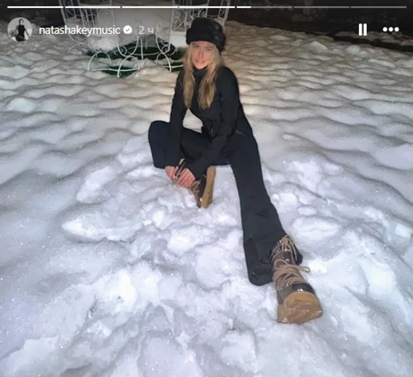 Nataša Kojić u dvorištu