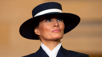 Melania Trump beiktatáson viselt ruhája sokkal beszédesebb, mint azt gondolnád