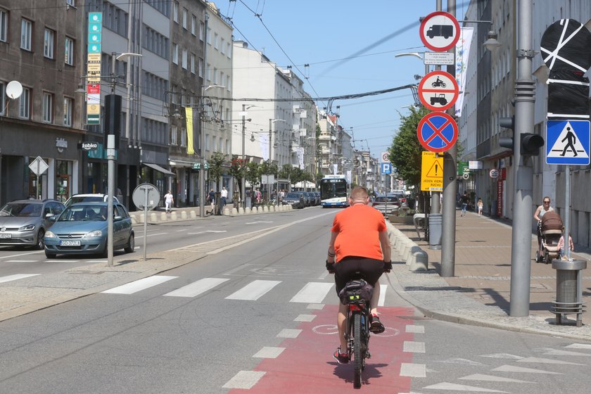 Uwaga kierowcy, od 4 lipca Świętojańska będzie jednokierunkowa