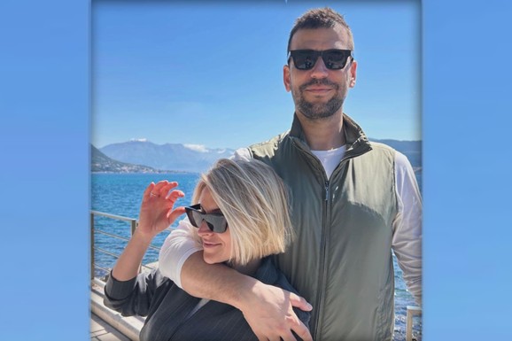 ANĐELKA PRPIĆ SE GRLI SA MUŽEM Sa njima su na odmoru i Anđela Jovanović i Branka Puljić - Uživaju za sve pare: "Golupčići"