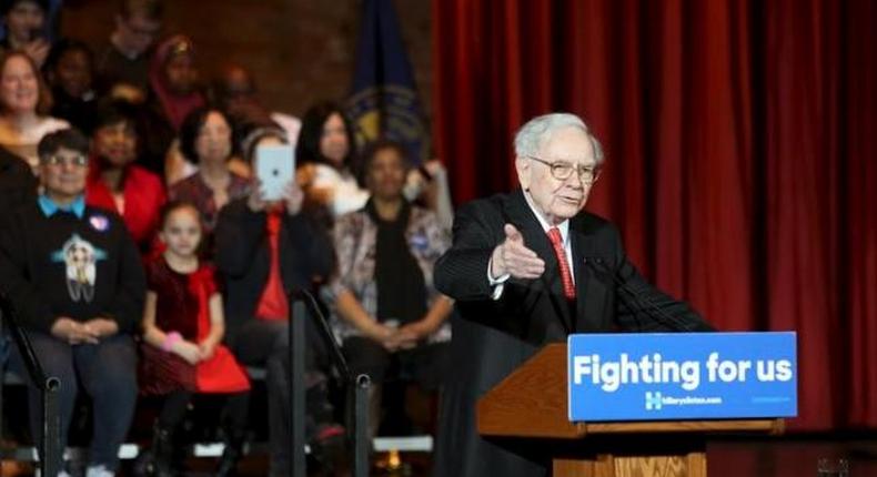 Buffett rebukes Trump, questions his business skill