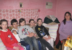 317660_petrovski-deca-i-majkaap